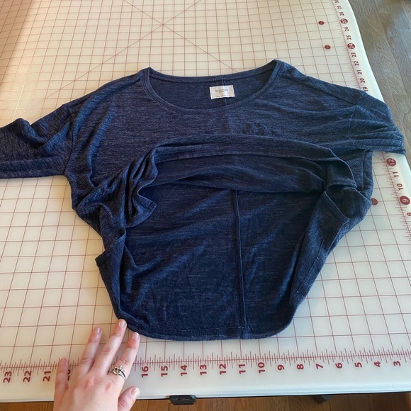 Gilly Hicks size small navy blue soft comfy leisure long sleeve casual top - Picture 13 of 16